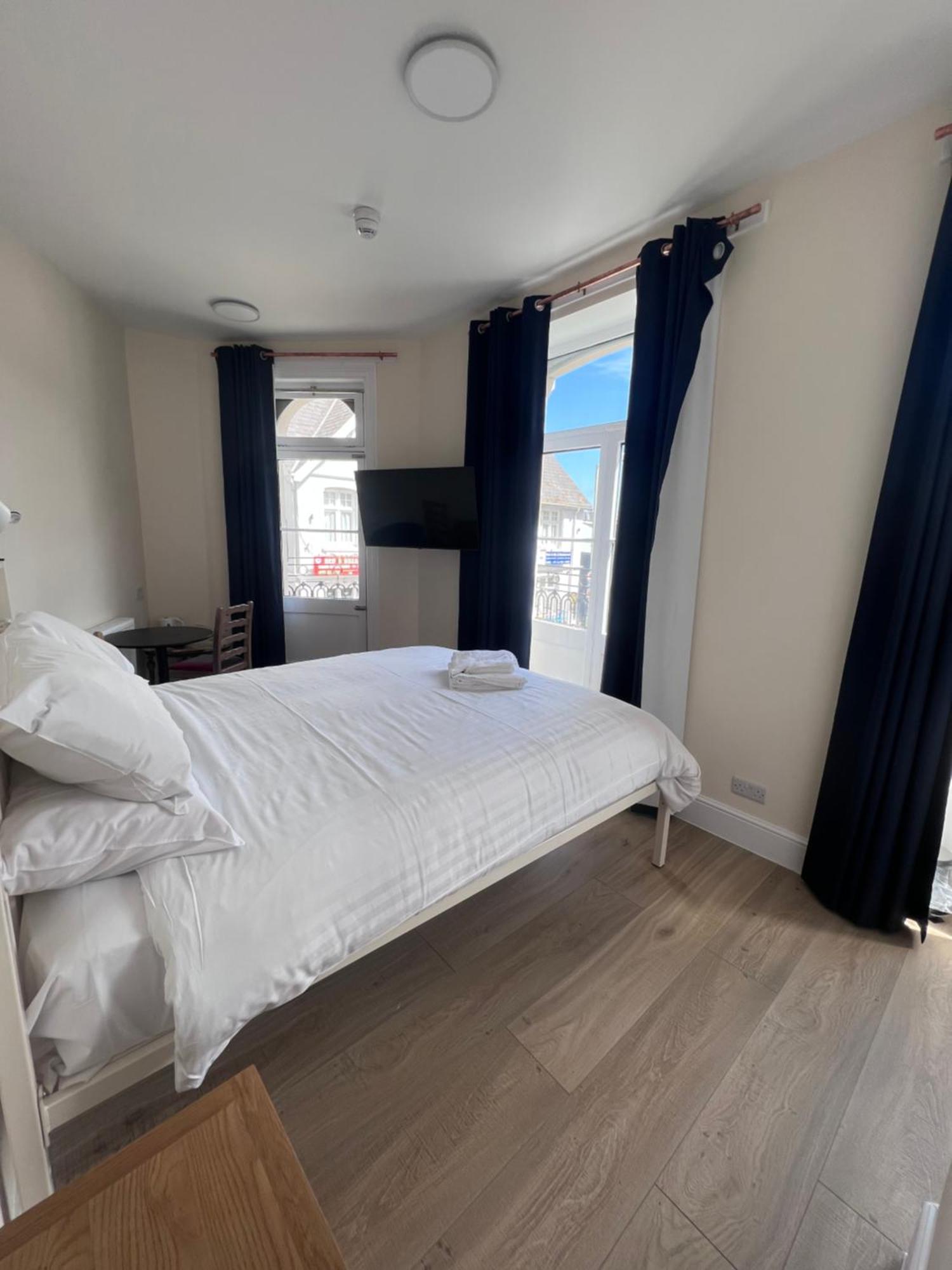 Hotel The Harbour Lights Ilfracombe Esterno foto